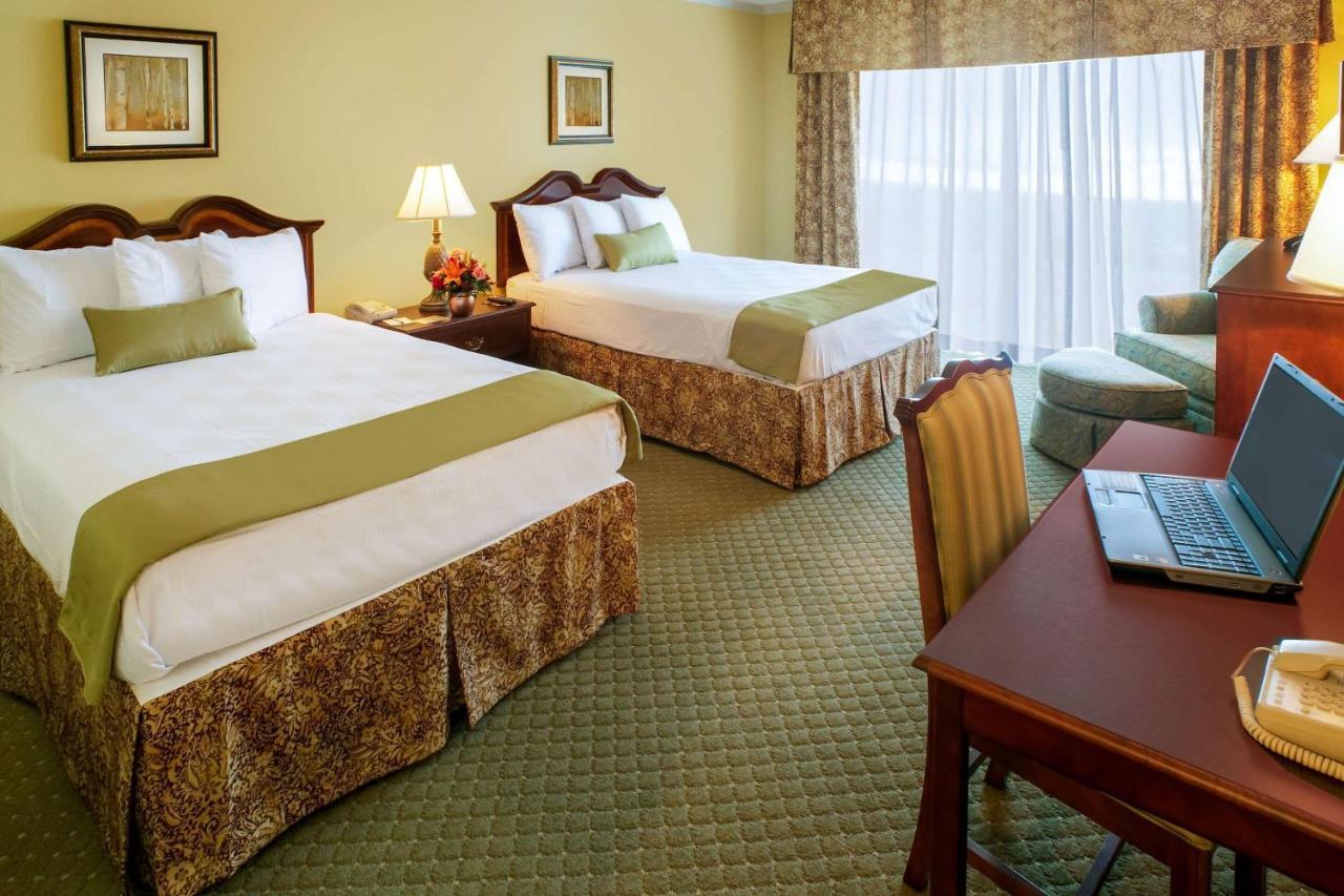 Clarion Hotel & Suites Convention Center Fredericksburg Eksteriør bilde