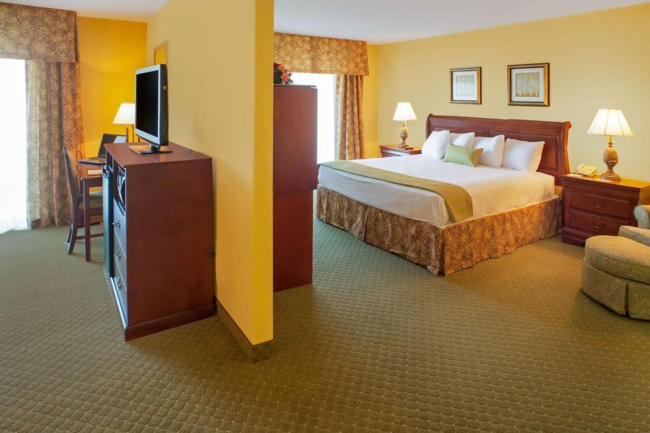 Clarion Hotel & Suites Convention Center Fredericksburg Eksteriør bilde